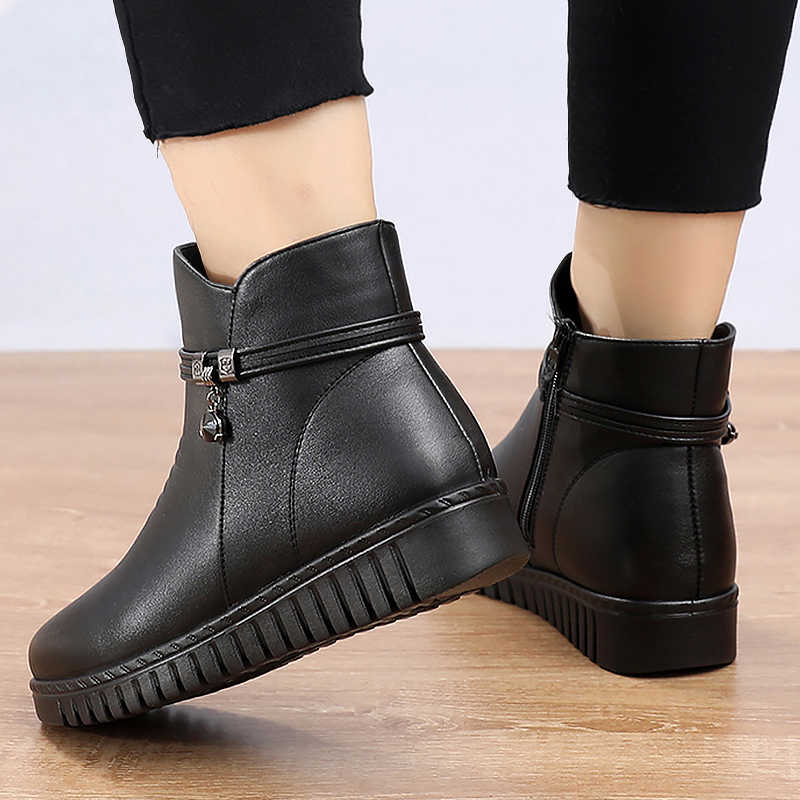 Women's Waterproof Warm Leather Boots